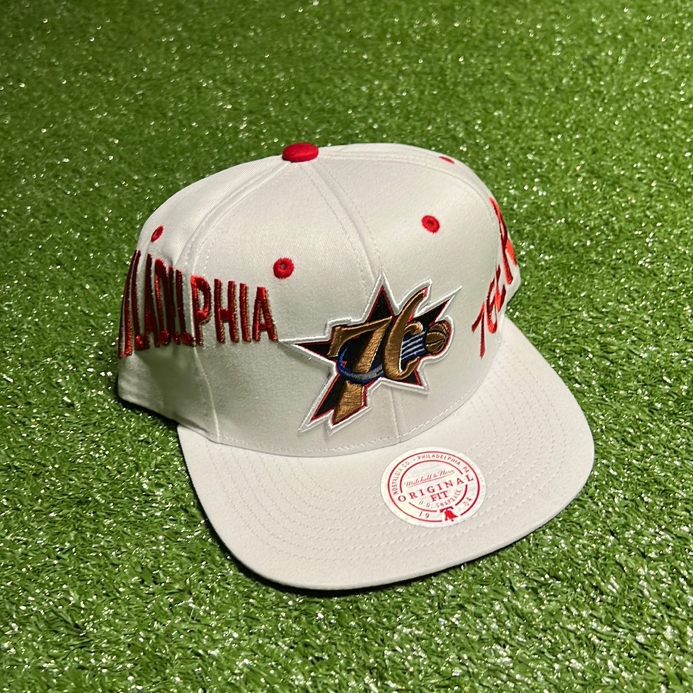 Philadelphia 76ers Official Retro Logo Mitchell & Ness Snapback